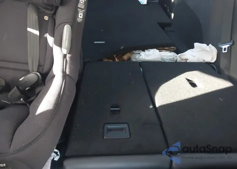 2020 Tesla Model Y Long Range Dual Motor All-Wheel Drive z USA, uszkodzony, nr VIN 5YJYGDEE7LF022478